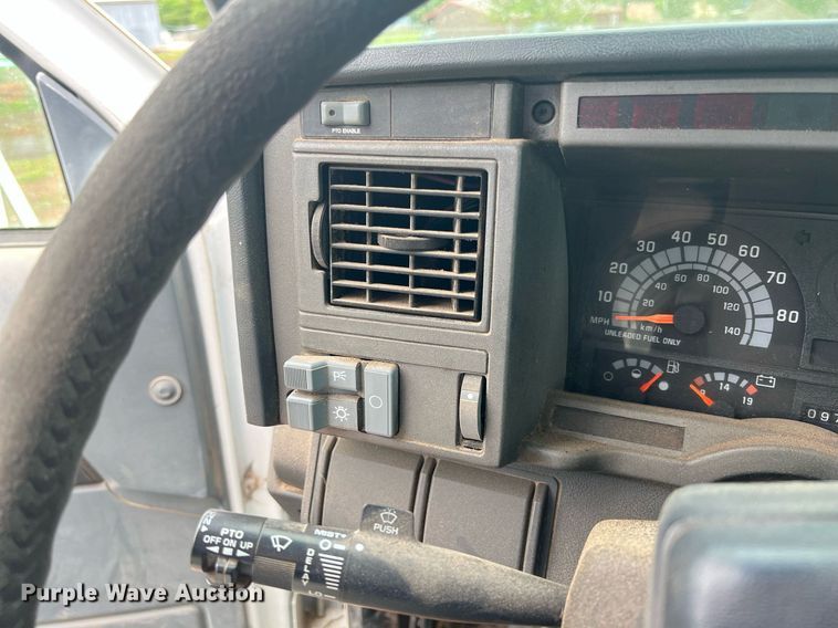 image for item LG9183 2000 Chevrolet C7  dump flatbed truck