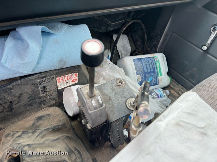 image for item LG9183 2000 Chevrolet C7  dump flatbed truck