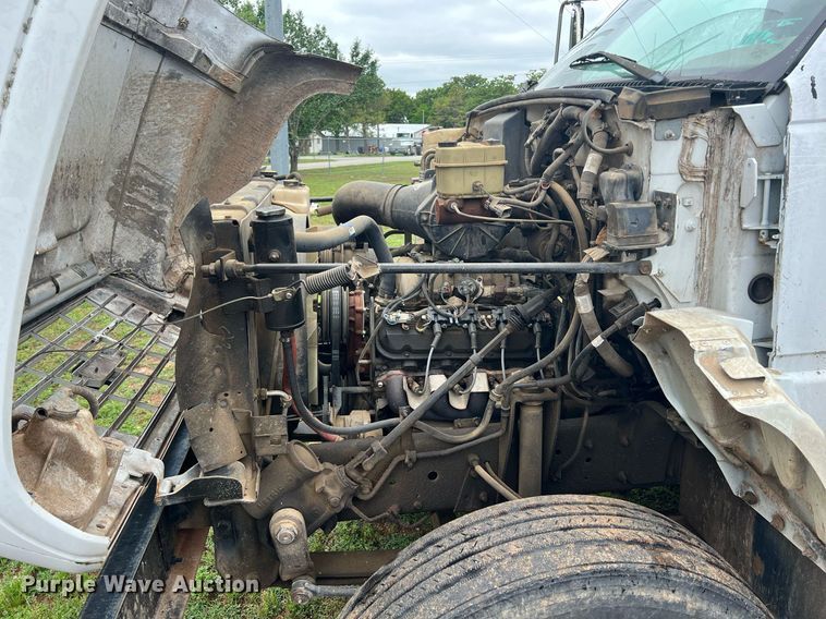 image for item LG9183 2000 Chevrolet C7  dump flatbed truck