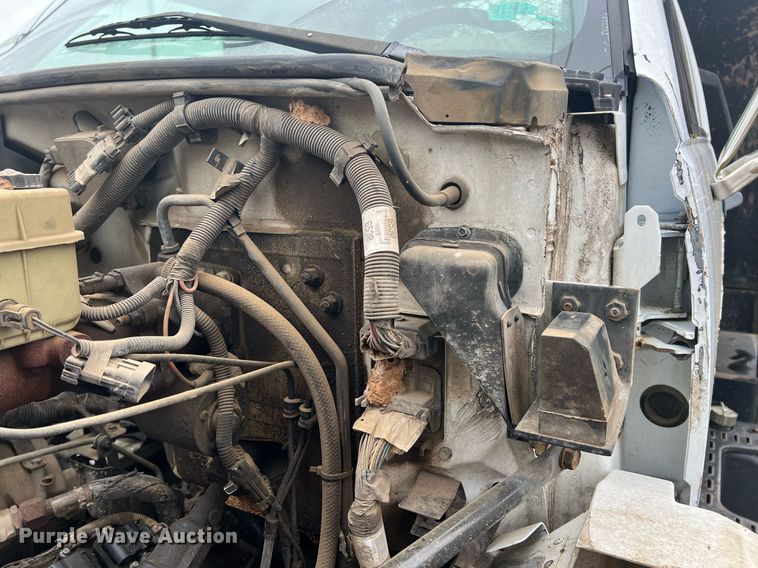 image for item LG9183 2000 Chevrolet C7  dump flatbed truck