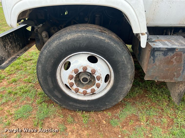 image for item LG9183 2000 Chevrolet C7  dump flatbed truck