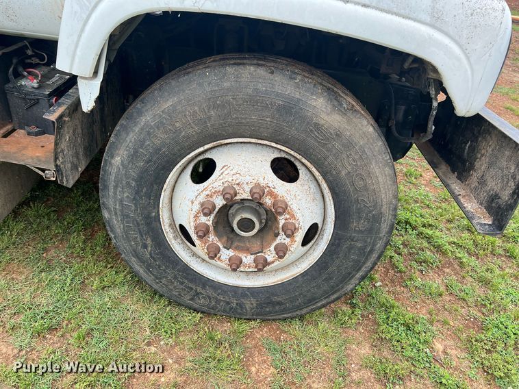 image for item LG9183 2000 Chevrolet C7  dump flatbed truck