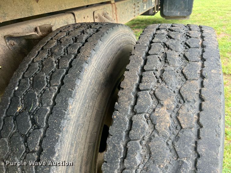 image for item LG9183 2000 Chevrolet C7  dump flatbed truck