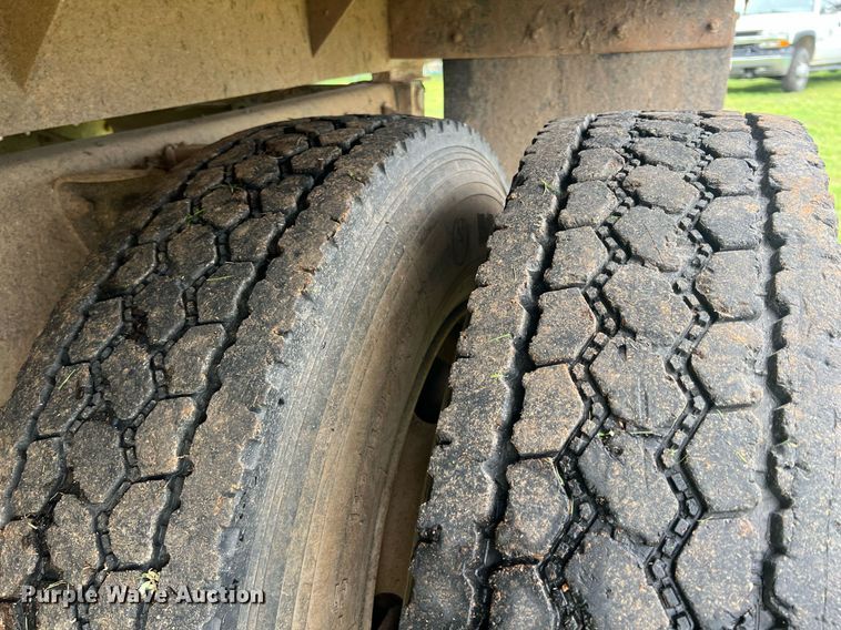 image for item LG9183 2000 Chevrolet C7  dump flatbed truck