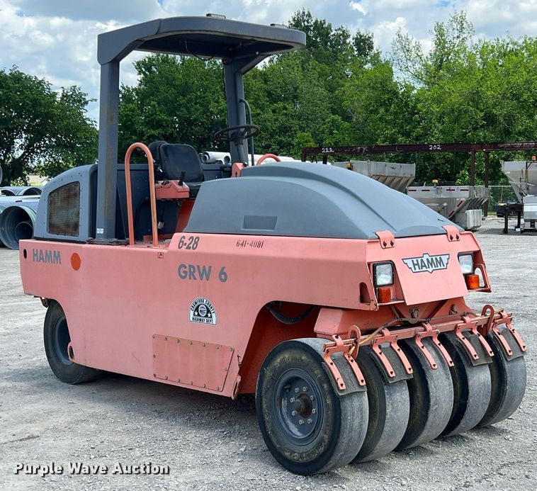 image for item LG9204 Hamm GRW6  pneumatic roller