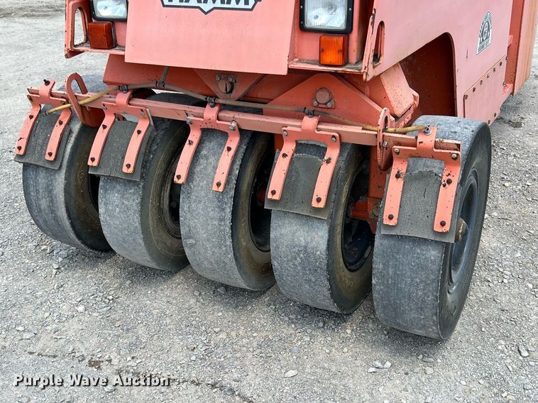 image for item LG9204 Hamm GRW6  pneumatic roller