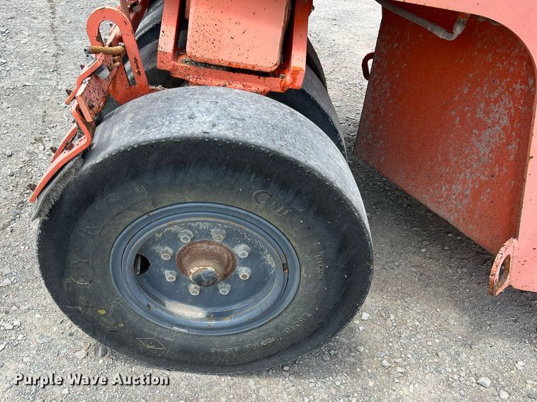 image for item LG9204 Hamm GRW6  pneumatic roller