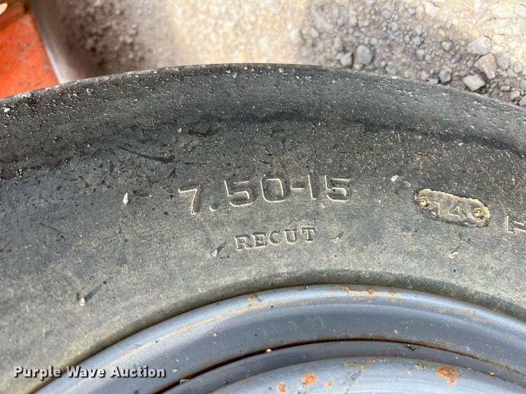 image for item LG9204 Hamm GRW6  pneumatic roller