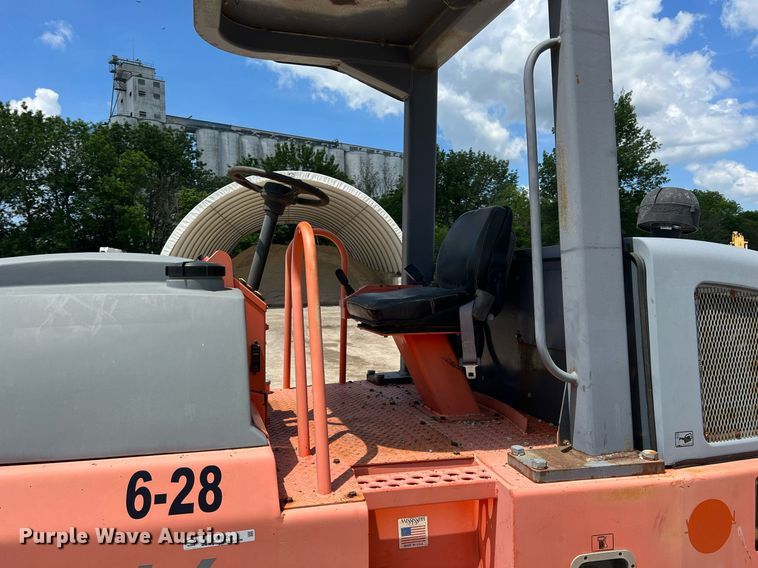 image for item LG9204 Hamm GRW6  pneumatic roller