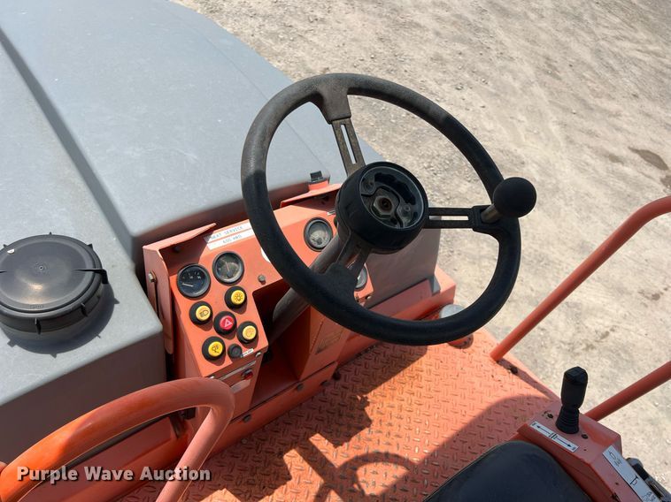 image for item LG9204 Hamm GRW6  pneumatic roller