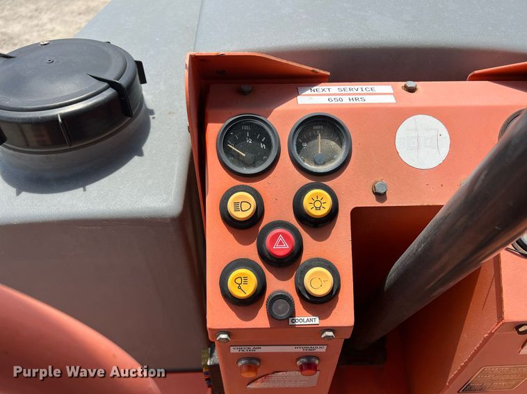 image for item LG9204 Hamm GRW6  pneumatic roller