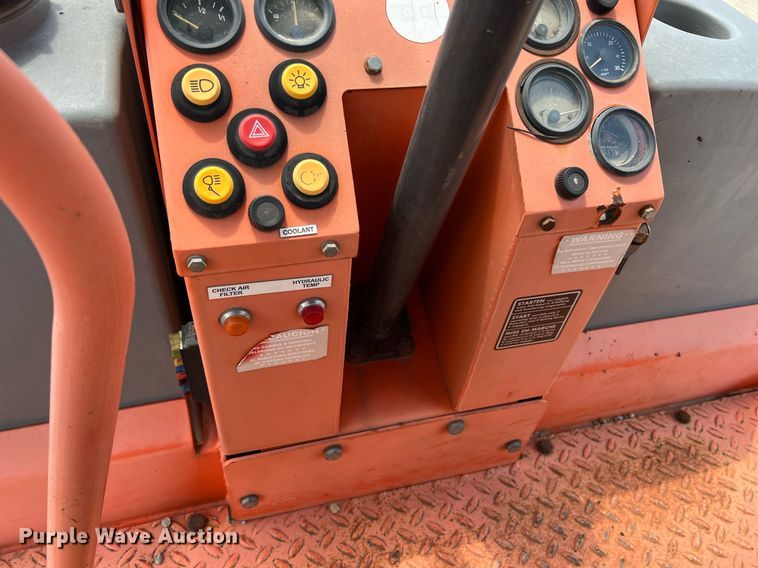 image for item LG9204 Hamm GRW6  pneumatic roller