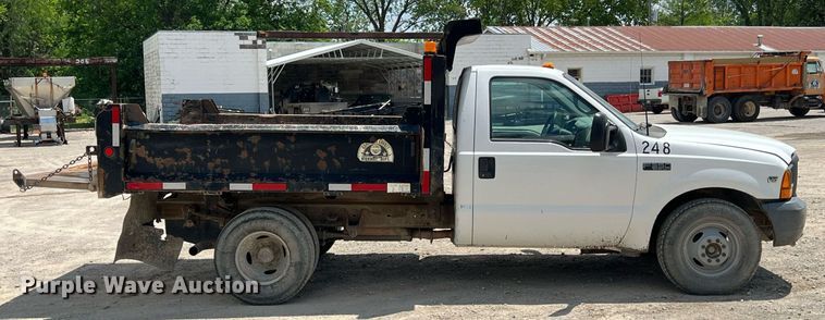 image for item LG9205 1999 Ford F350 Super Duty  dump flatbed pickup truck