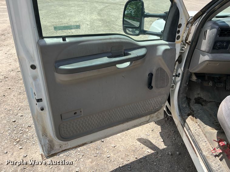 image for item LG9205 1999 Ford F350 Super Duty  dump flatbed pickup truck