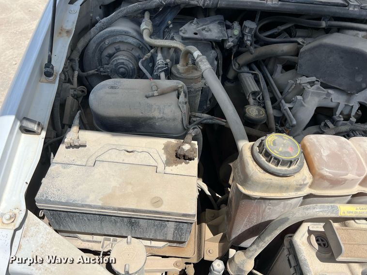 image for item LG9205 1999 Ford F350 Super Duty  dump flatbed pickup truck