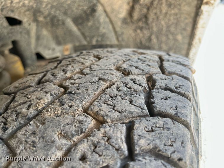 image for item LG9205 1999 Ford F350 Super Duty  dump flatbed pickup truck