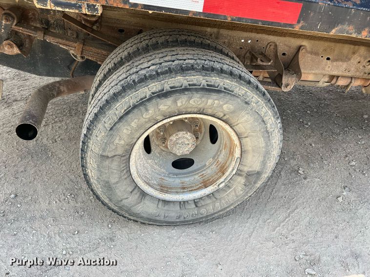 image for item LG9205 1999 Ford F350 Super Duty  dump flatbed pickup truck