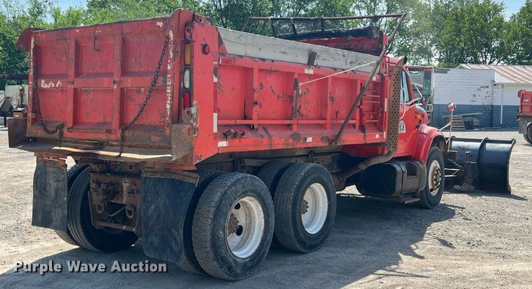 image for item LG9206 1997 International 4900  dump truck