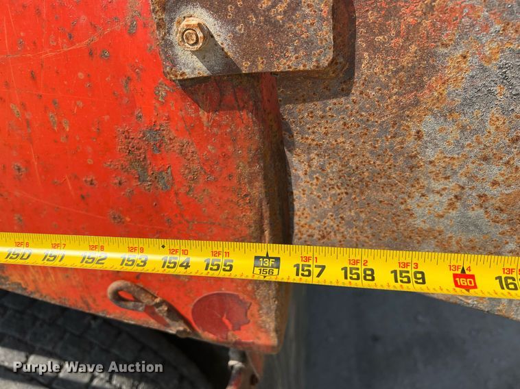 image for item LG9206 1997 International 4900  dump truck