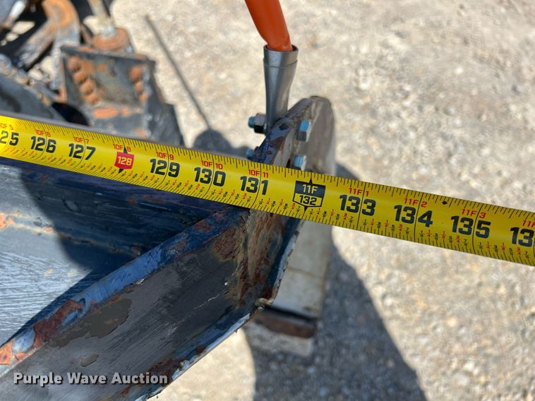 image for item LG9206 1997 International 4900  dump truck