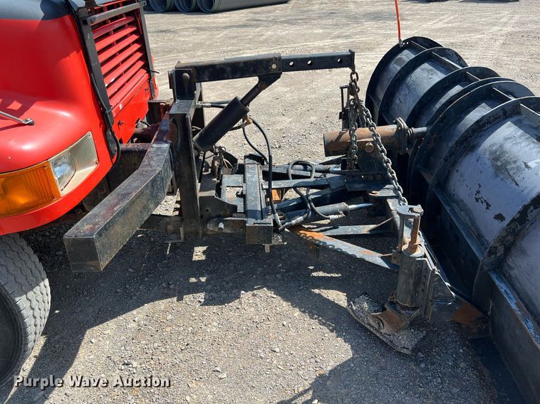 image for item LG9206 1997 International 4900  dump truck