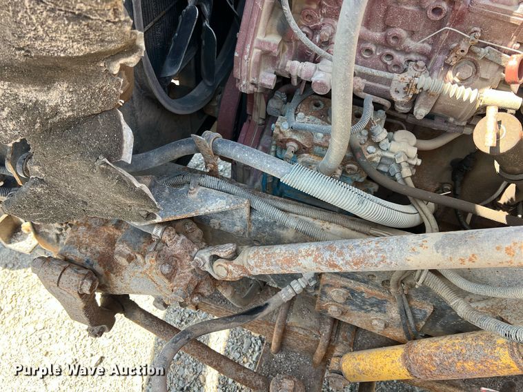 image for item LG9206 1997 International 4900  dump truck