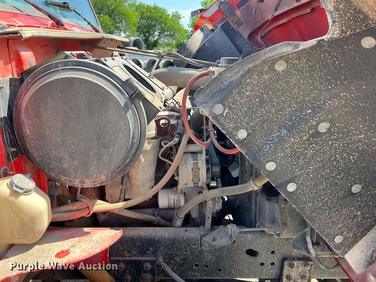 image for item LG9206 1997 International 4900  dump truck