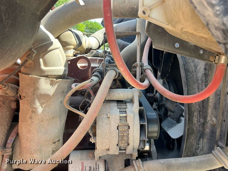 image for item LG9206 1997 International 4900  dump truck