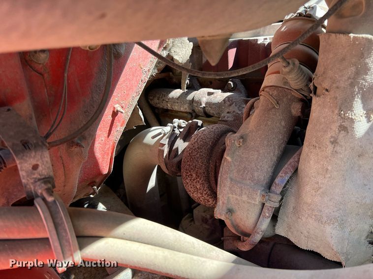 image for item LG9206 1997 International 4900  dump truck