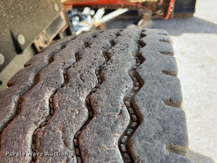 image for item LG9206 1997 International 4900  dump truck