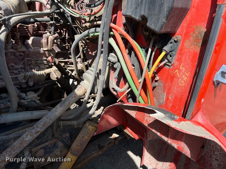 image for item LG9206 1997 International 4900  dump truck