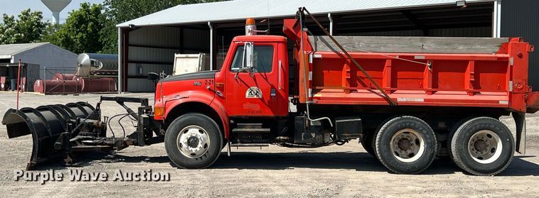 image for item LG9207 1997 International 4900  dump truck