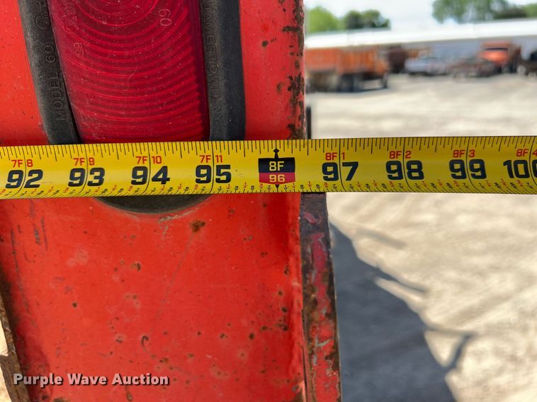 image for item LG9207 1997 International 4900  dump truck