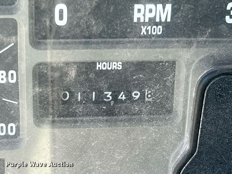 image for item LG9207 1997 International 4900  dump truck