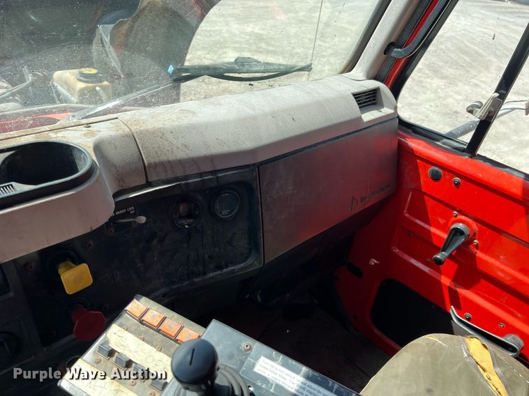 image for item LG9207 1997 International 4900  dump truck