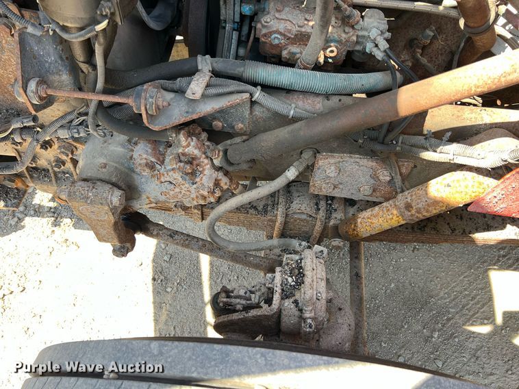 image for item LG9207 1997 International 4900  dump truck