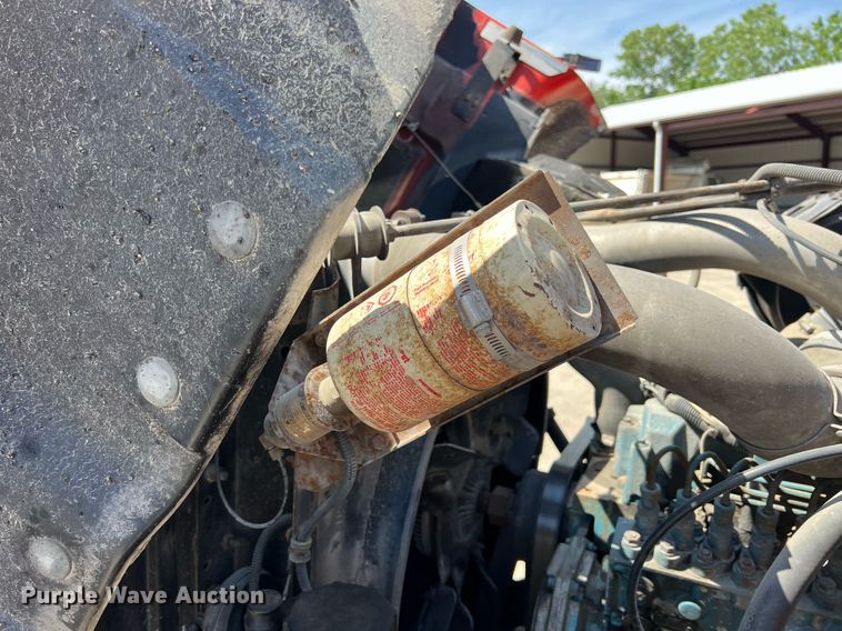 image for item LG9207 1997 International 4900  dump truck