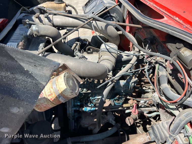 image for item LG9207 1997 International 4900  dump truck