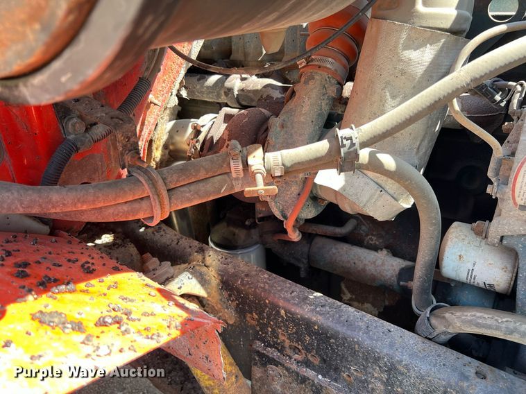 image for item LG9207 1997 International 4900  dump truck