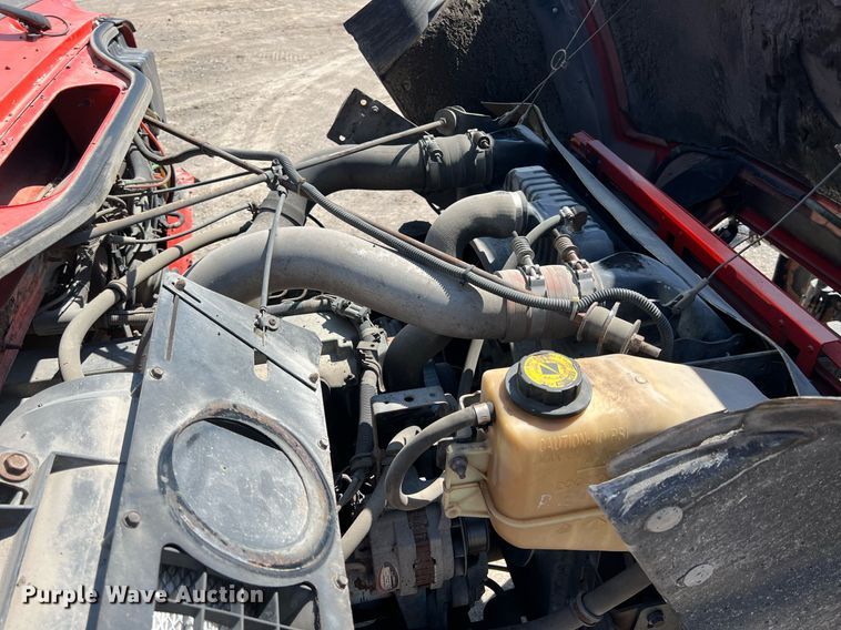 image for item LG9207 1997 International 4900  dump truck