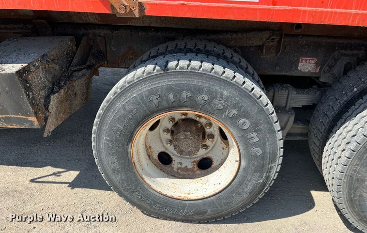 image for item LG9207 1997 International 4900  dump truck