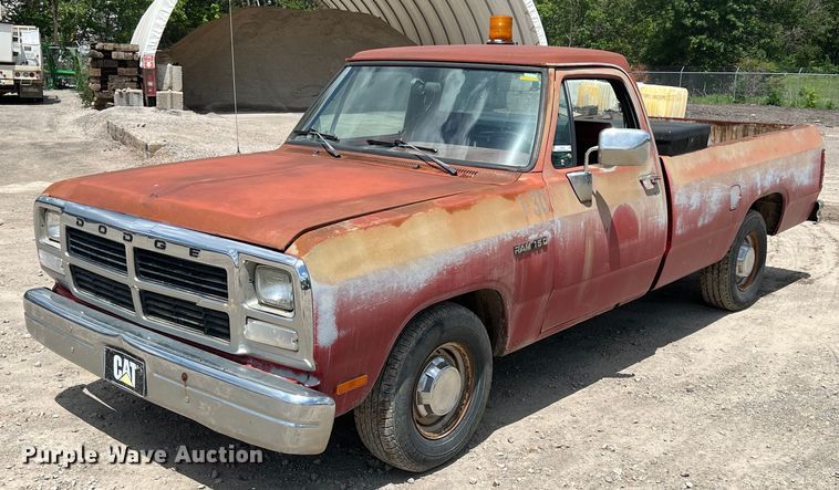 image for item LG9208 1992 Dodge D150  pickup truck