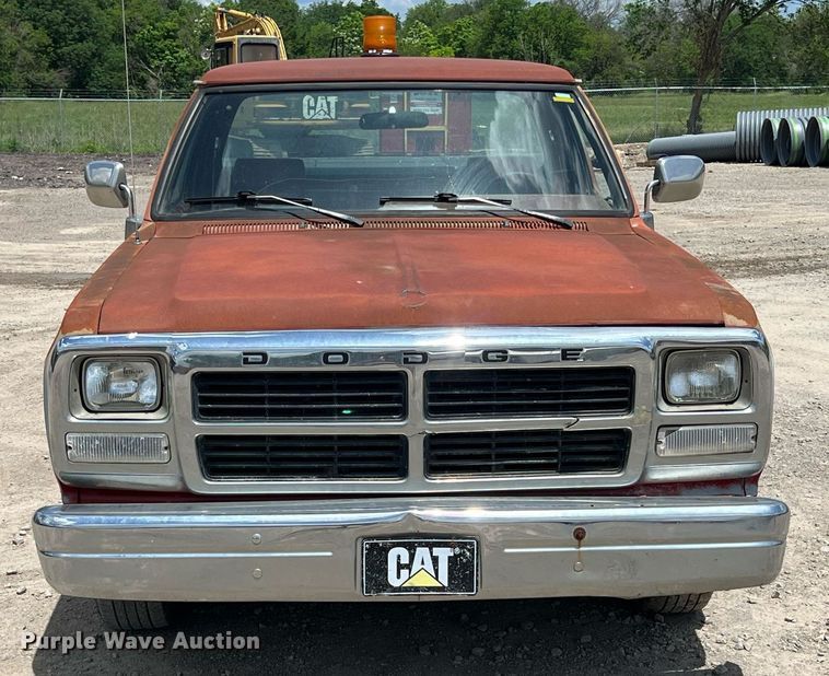 image for item LG9208 1992 Dodge D150  pickup truck