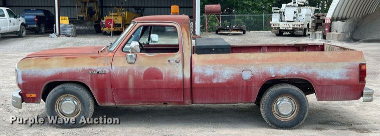 image for item LG9208 1992 Dodge D150  pickup truck