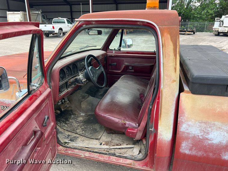 image for item LG9208 1992 Dodge D150  pickup truck