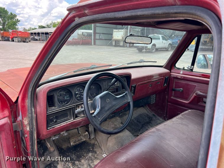 image for item LG9208 1992 Dodge D150  pickup truck