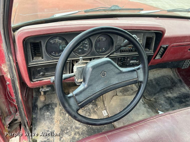 image for item LG9208 1992 Dodge D150  pickup truck