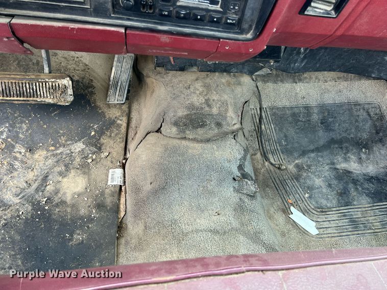 image for item LG9208 1992 Dodge D150  pickup truck