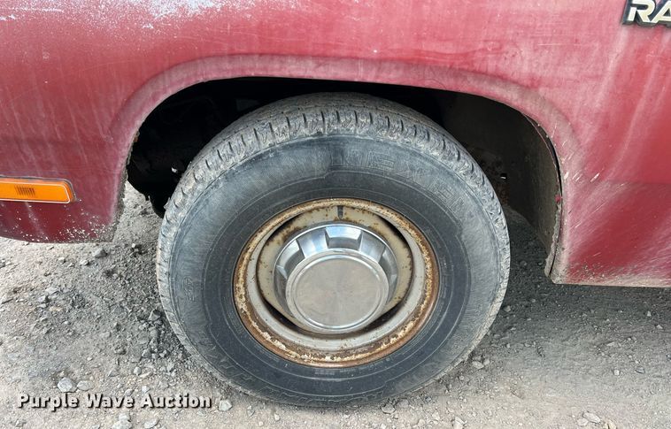 image for item LG9208 1992 Dodge D150  pickup truck