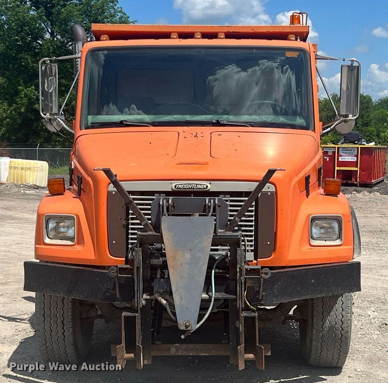 image for item LG9209 2003 Freightliner Business Class M2  dump truck